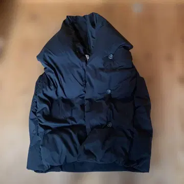 CYAN tokyo 블랙 다운 자켓