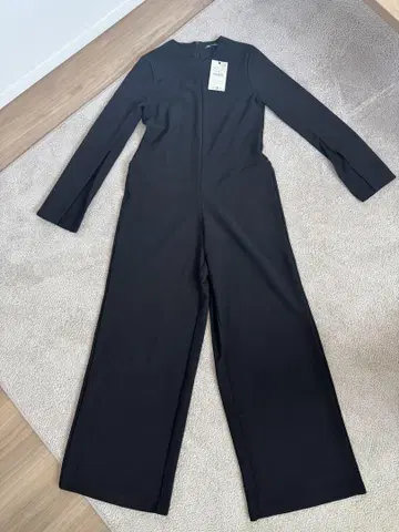 미사용 새상품 ZARA 슬릿 크레이프 점프수트