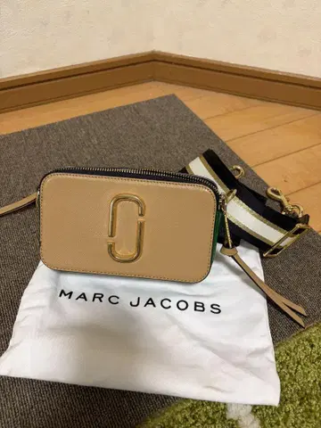MARC JACOBS 베이지 숄더백