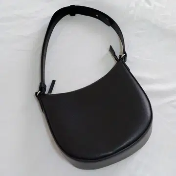 유니클로 레더 터치 원 핸들 백