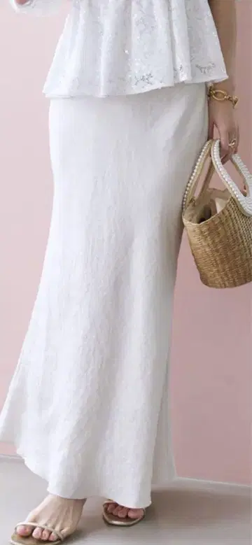 La boutique BonBon 츠야츠야 새틴 롱 내로우 스커트