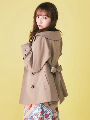 MIIA 숏 트렌치코트