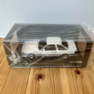 토요타 소아레 2.0 GT (Z10) 화이트 1:18 스케일