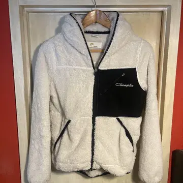 Champion 보아 플리스 자켓 화이트