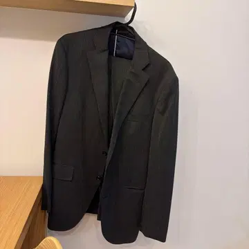 다크 그레이 비즈니스 정장
