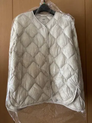 UNIQLO 울트라 라이트 다운 L 아이보리