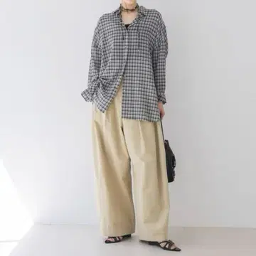 지나시스 배럴 레그 볼륨 팬츠 M 사이즈