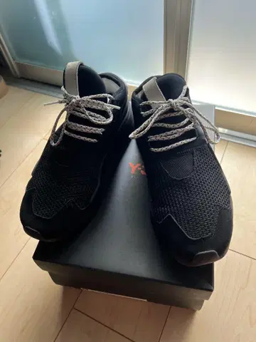 Y-3 블랙 스니커즈
