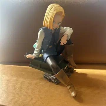 18호 피규어
