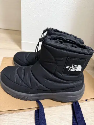 THE NORTH FACE 눕시 부츠