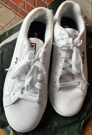 FILA 스니커즈