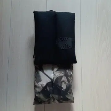 Paul Smith 블랙 꽃무늬 머플러