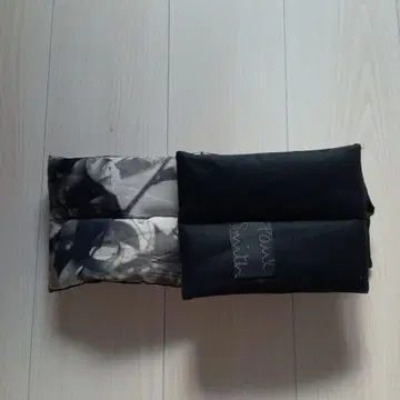 Paul Smith 블랙 꽃무늬 머플러