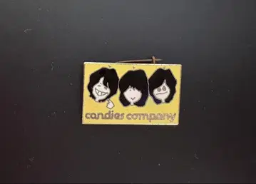 캔디즈 Candies Company 핀 배지 옐로우 컬러