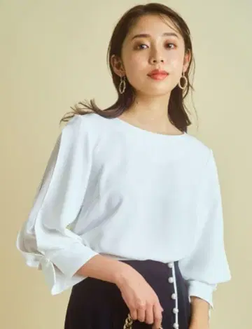 저스길리티 블라우스