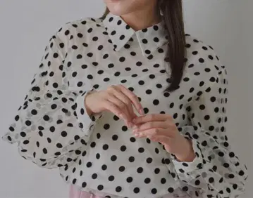 도트 무늬 쉬폰 블라우스 긴팔 화이트