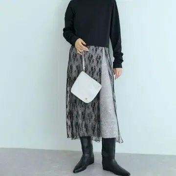[ ADAM ET ROPE' ] 스팽글 니트 스커트 실버