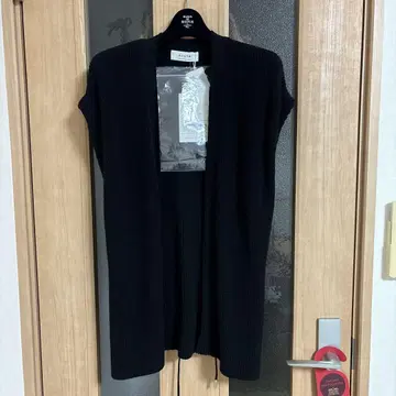 [ 새상품 ] 아쿠타 니트 베스트 프리 사이즈입니다.