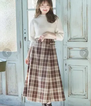 [미착용 새상품] Noela 체크 패턴 플레어 스커트