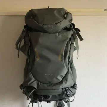 OSPREY KYTE 38 그레이 백팩