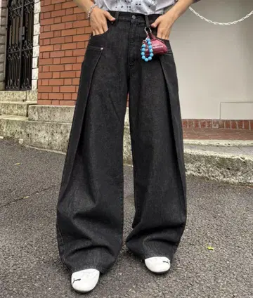 [ UNISEX ] 턱 디자인 와이드 데님