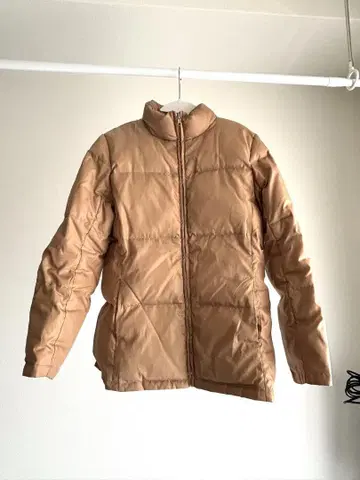 베이지 다운 자켓