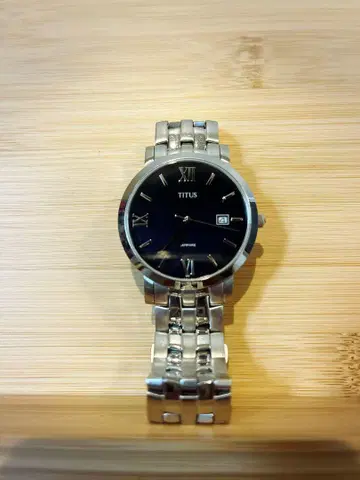 TITUS 쿼츠 손목시계 블랙 다이얼 스위스 배터리 방전