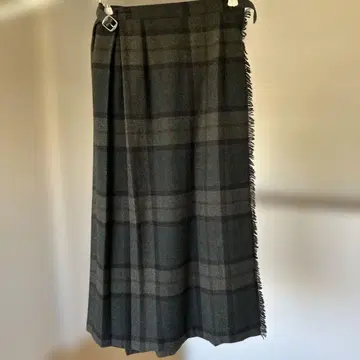 O'Neill of Dublin 체크 무늬 무릎 기장 스커트