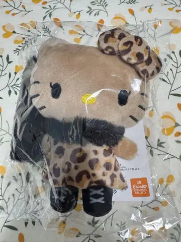 아베일 x 헬로키티 일광화상 키티 레오파드 무늬 마스코트 참 산리오