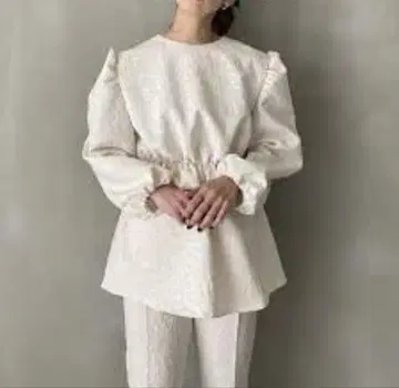 HOWDY. 자카드 블라우스 ( 화이트 )