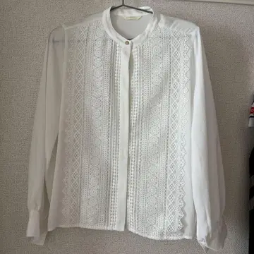 새상품급 빔즈 하트 레이스 블라우스