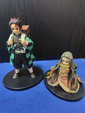 가격 인하 [ 귀멸의 칼날 ] 탄지로와 네즈코 피규어 세트