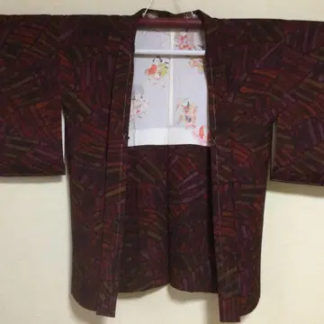 염색 적자색 계열 기하학 패턴 겉옷