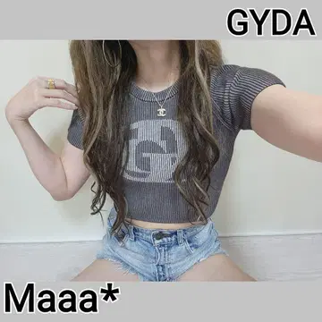 새상품 초귀여운 GYDA 빅 로고 리브 니트 반팔 상의