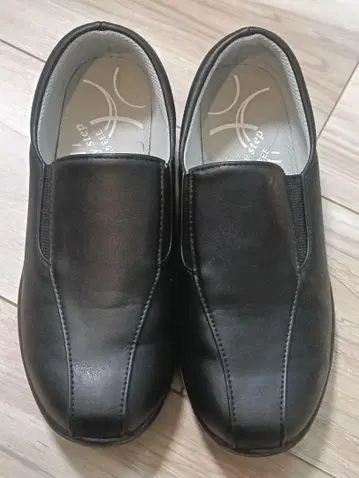 블랙 슬립온 로퍼