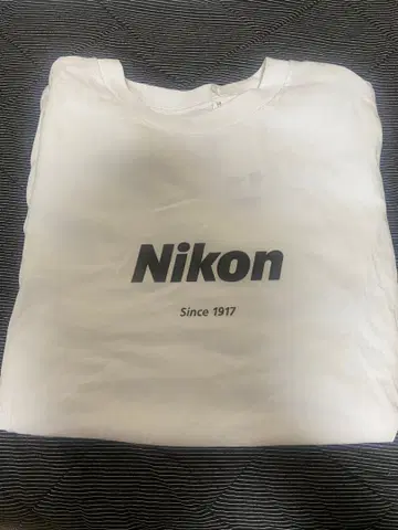 미사용품 Nikon 유니클로 UT 로고 T셔츠 화이트 L사이즈
