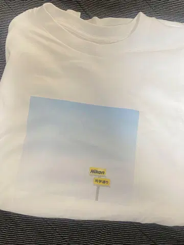 Nikon 로고 프린트 화이트 T셔츠