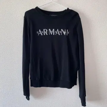 ARMANI 블랙 긴팔 맨투맨