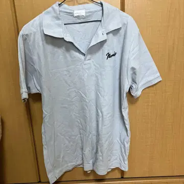 라이트 그레이 피케 셔츠 자수 로고 포함