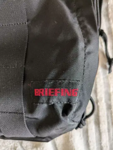 BRIEFING 블랙 숄더백