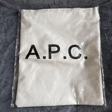 A.P.C. 로고 토트백 크림