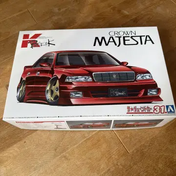 K-BREAK CROWN MAJESTA 1/24 레드