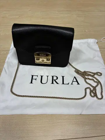 FURLA 블랙 숄더백