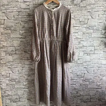 에카 소포 x 산리오 더 보드빌 듀오 체크 무늬 긴팔 셔츠 원피스