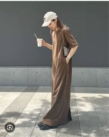 차오패닉 티피 PON 기획 브라운 크루넥 반팔 원피스
