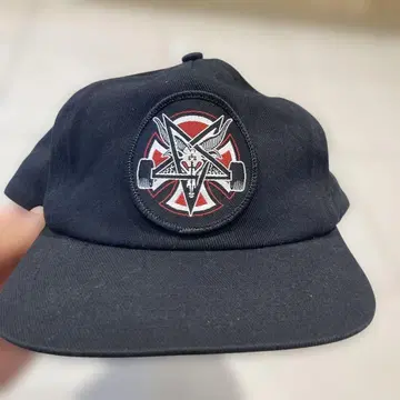 THRASHER x Independent 콜라보 캡