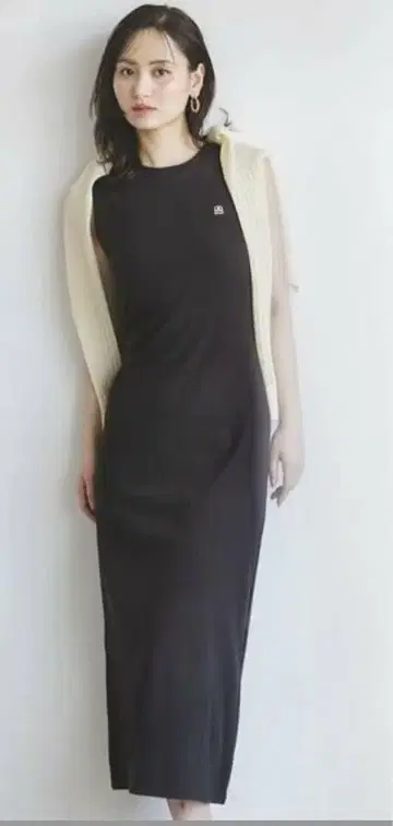 원 포인트 컷 원피스