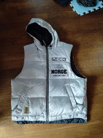 PHENIX 후드 부착 다운 베스트 NORGE