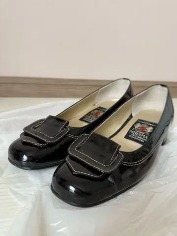 MIHAMA 에나멜 발레 슈즈 23.5cm