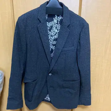 다크 그레이 테일러드 자켓 스튜디오스, 넘버나인